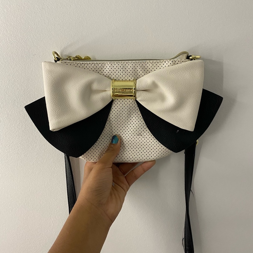 BETSEY JOHNSON CROSSBODY BAG ✯